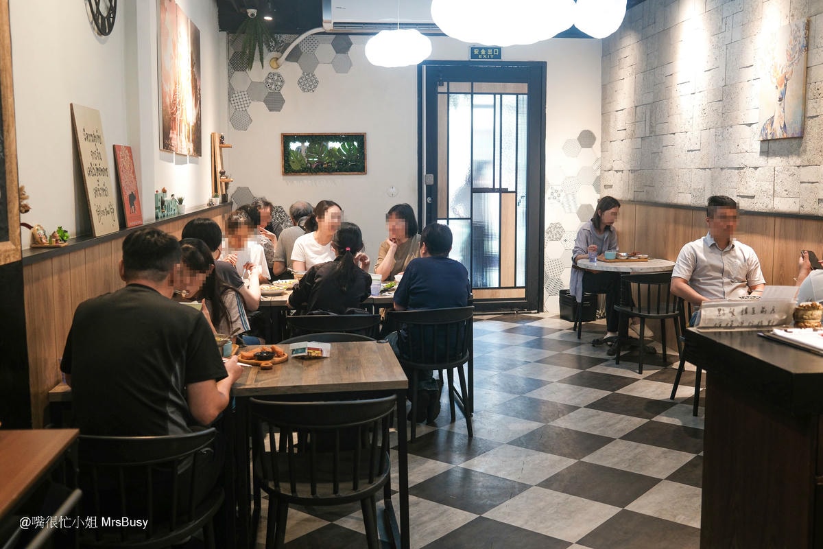 新竹泰式推薦｜505 THAI—泰式定食、單點料理一次滿足！(附菜單)人氣椒麻雞、綠咖哩、摩摩喳喳必吃 竹北美食 竹北餐廳 竹北泰式 新竹美食