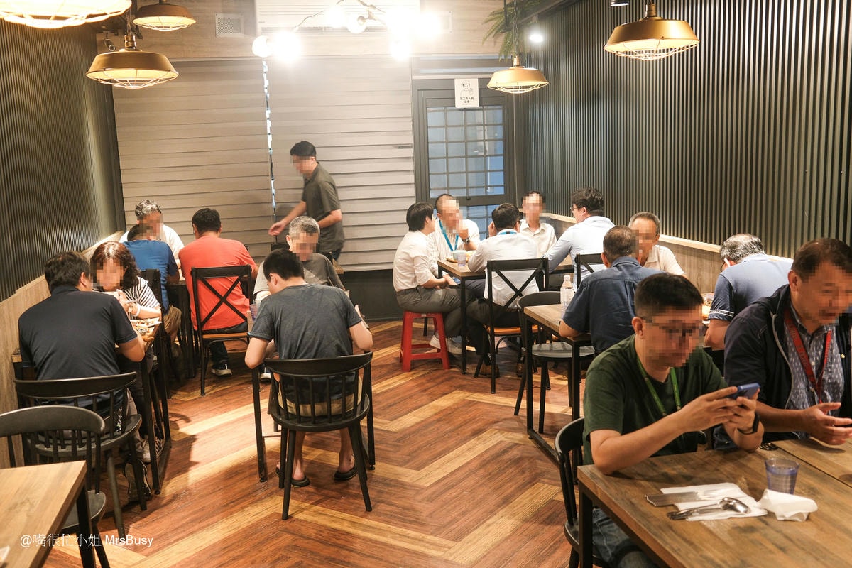 新竹泰式推薦｜505 THAI—泰式定食、單點料理一次滿足！(附菜單)人氣椒麻雞、綠咖哩、摩摩喳喳必吃 竹北美食 竹北餐廳 竹北泰式 新竹美食