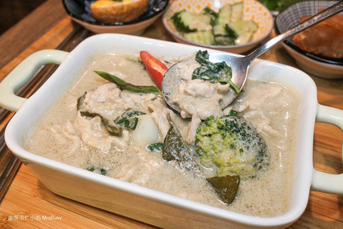 新竹泰式推薦｜505 THAI—泰式定食、單點料理一次滿足！(附菜單)人氣椒麻雞、綠咖哩、摩摩喳喳必吃 竹北美食 竹北餐廳 竹北泰式 新竹美食