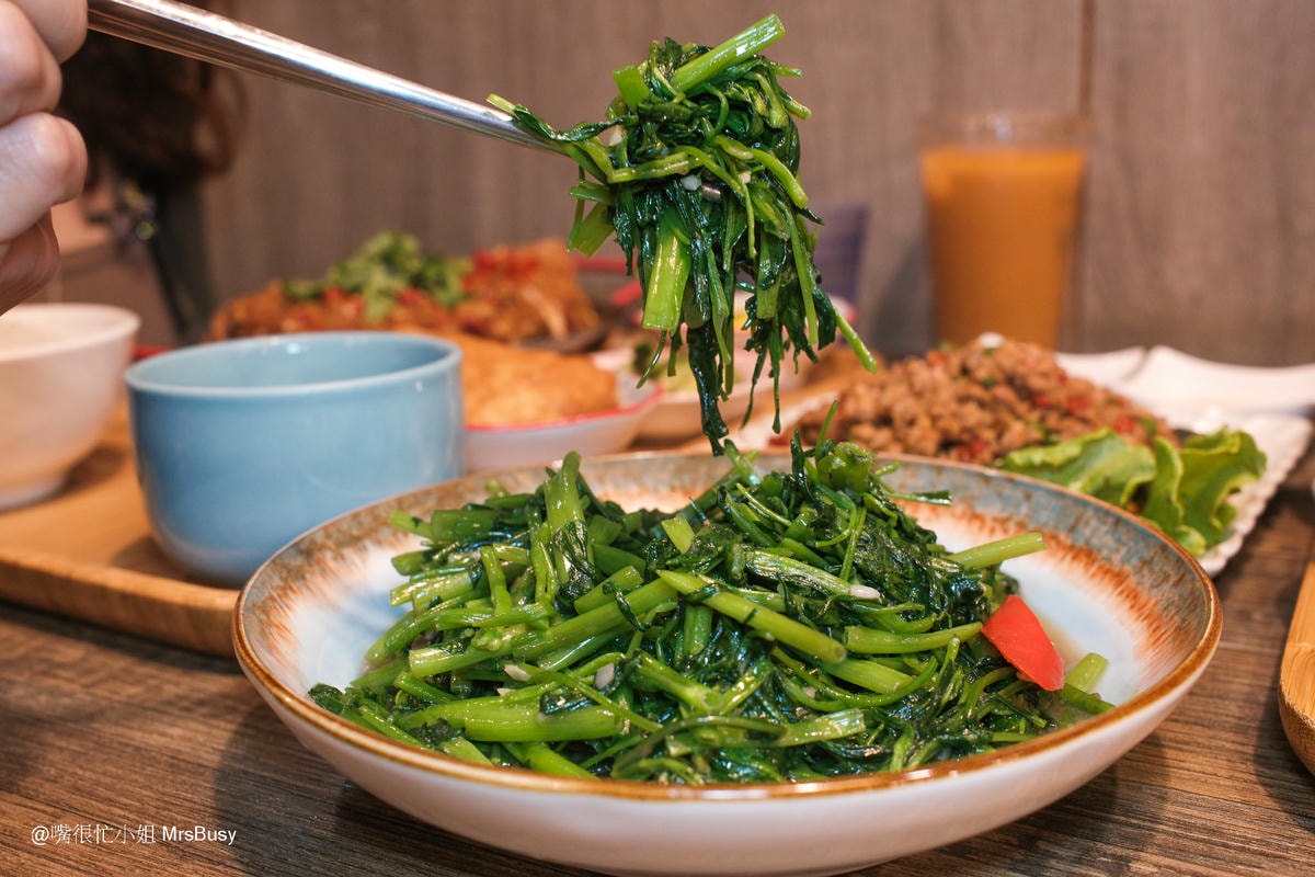 新竹泰式推薦｜505 THAI—泰式定食、單點料理一次滿足！(附菜單)人氣椒麻雞、綠咖哩、摩摩喳喳必吃 竹北美食 竹北餐廳 竹北泰式 新竹美食