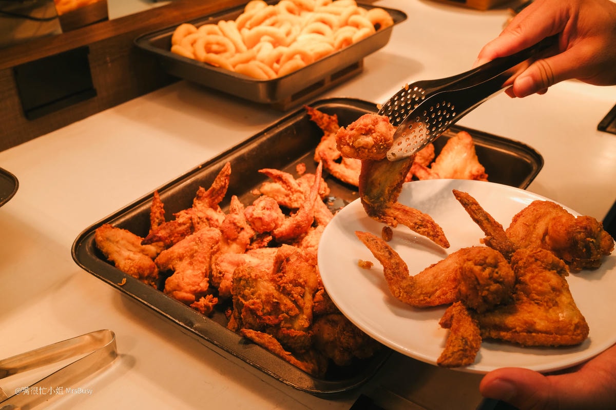 桃園吃到飽推薦｜饗厚牛排—399 元自助吧無限吃！排餐只要加價 59 元！桃園牛排推薦