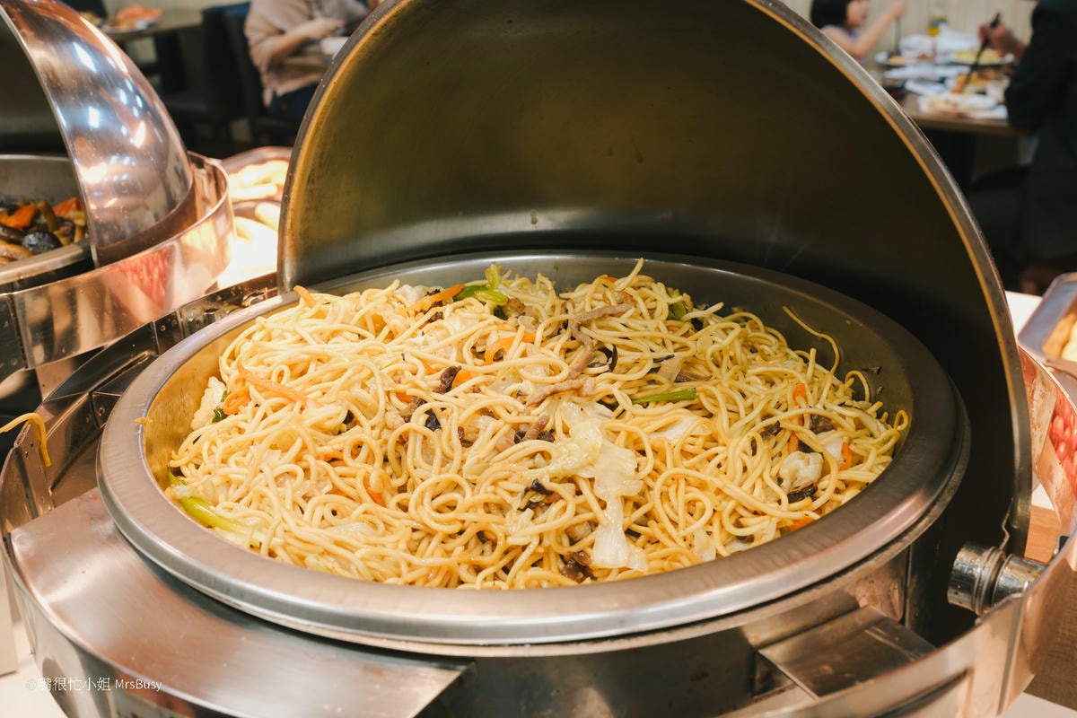 桃園吃到飽推薦｜饗厚牛排—399 元自助吧無限吃！排餐只要加價 59 元！桃園牛排推薦