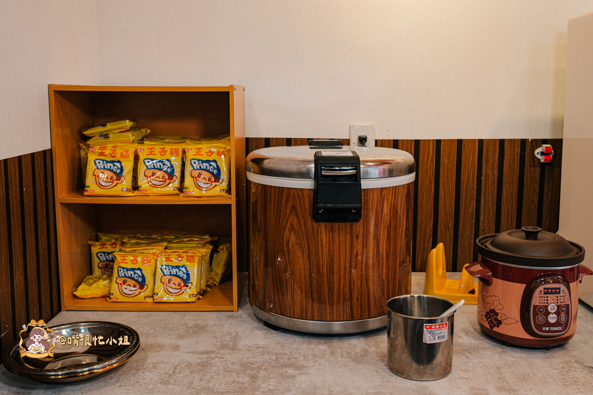 竹北火鍋推薦|鍋娘娘火鍋店:桌邊爆炒石頭鍋、自助吧吃到飽,這間小火鍋真的很厲害 - 第9張圖 竹北火鍋推薦|鍋娘娘火鍋店:桌邊爆炒石頭鍋、自助吧吃到飽,這間小火鍋真的很厲害