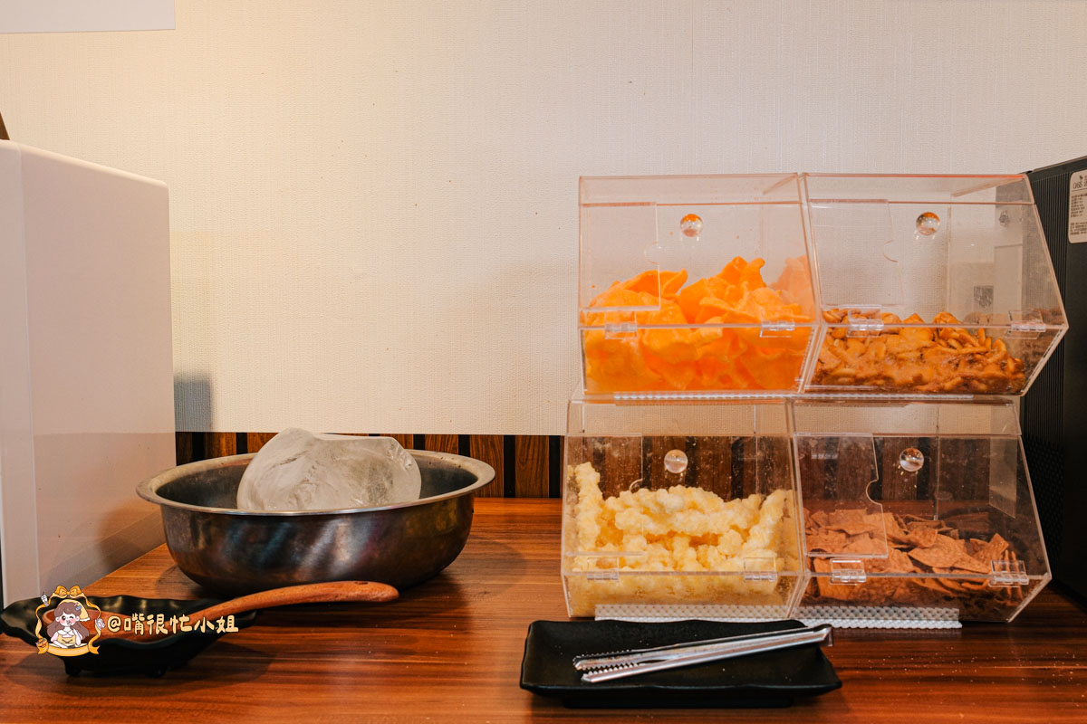 竹北火鍋推薦|鍋娘娘火鍋店:桌邊爆炒石頭鍋、自助吧吃到飽,這間小火鍋真的很厲害 - 第13張圖 竹北火鍋推薦|鍋娘娘火鍋店:桌邊爆炒石頭鍋、自助吧吃到飽,這間小火鍋真的很厲害