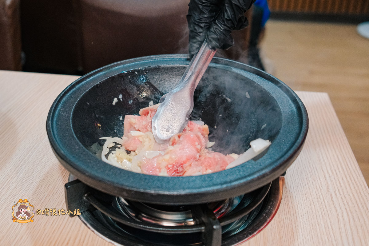 竹北火鍋推薦|鍋娘娘火鍋店:桌邊爆炒石頭鍋、自助吧吃到飽,這間小火鍋真的很厲害 - 第18張圖 竹北火鍋推薦|鍋娘娘火鍋店:桌邊爆炒石頭鍋、自助吧吃到飽,這間小火鍋真的很厲害