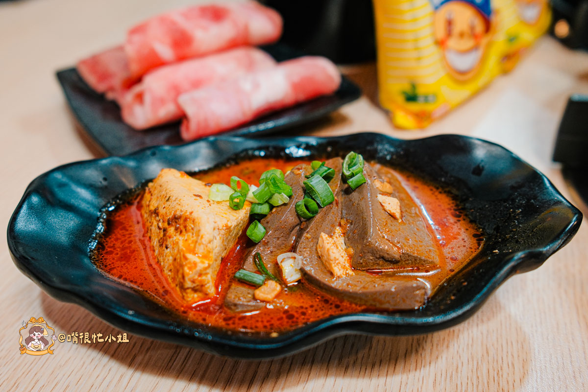 竹北火鍋推薦|鍋娘娘火鍋店:桌邊爆炒石頭鍋、自助吧吃到飽,這間小火鍋真的很厲害 - 第24張圖 竹北火鍋推薦|鍋娘娘火鍋店:桌邊爆炒石頭鍋、自助吧吃到飽,這間小火鍋真的很厲害