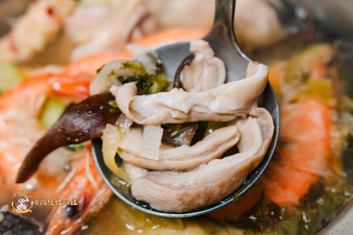 竹北火鍋推薦|鍋娘娘火鍋店:桌邊爆炒石頭鍋、自助吧吃到飽,這間小火鍋真的很厲害 - 第23張圖 竹北火鍋推薦|鍋娘娘火鍋店:桌邊爆炒石頭鍋、自助吧吃到飽,這間小火鍋真的很厲害
