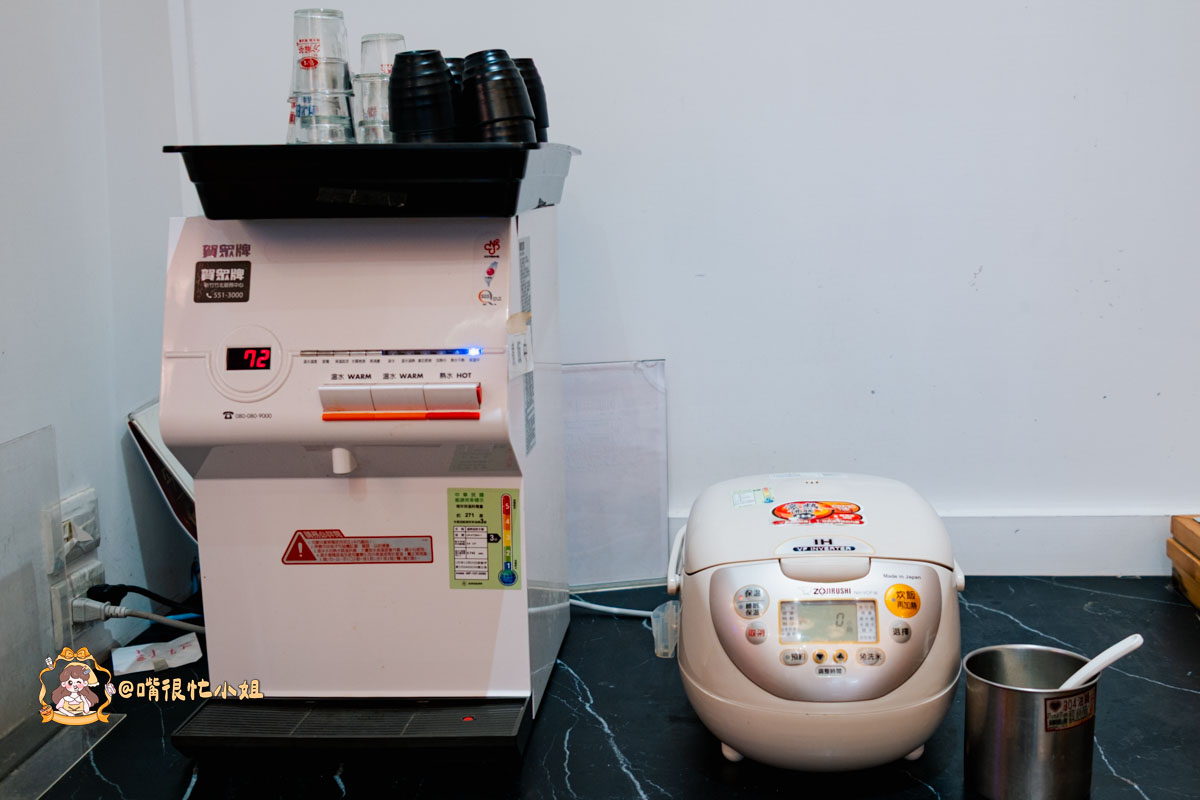 新竹美食推薦｜爆川辣妹子烤魚—重慶老闆娘來台開店，新竹站前必吃麻辣烤魚火鍋