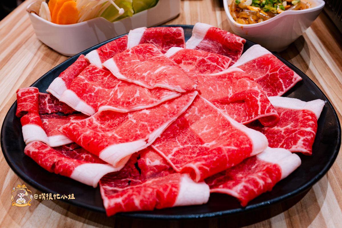 新竹美食推薦｜爆川辣妹子烤魚—重慶老闆娘來台開店，新竹站前必吃麻辣烤魚火鍋