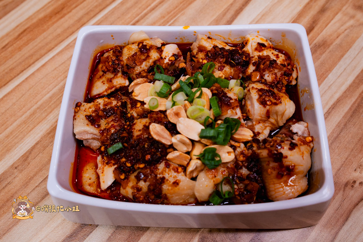 新竹美食推薦｜爆川辣妹子烤魚—重慶老闆娘來台開店，新竹站前必吃麻辣烤魚火鍋