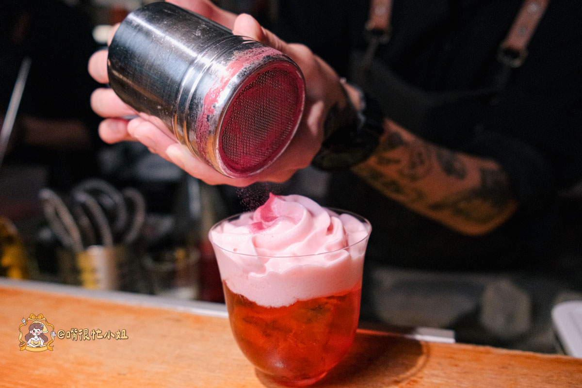 西門町酒吧推薦｜無心戒酒互助會 Nonsense Bar 武昌分會—台式小吃主題調酒很特別