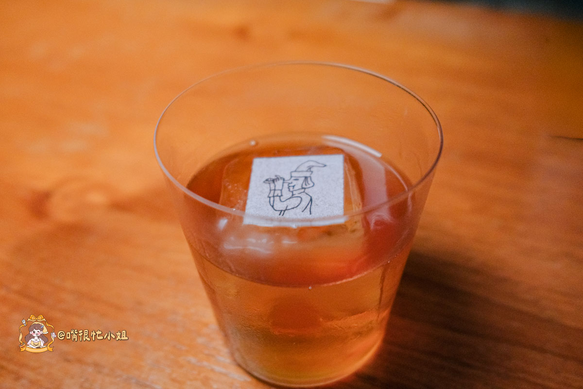 西門町酒吧推薦｜無心戒酒互助會 Nonsense Bar 武昌分會—台式小吃主題調酒很特別