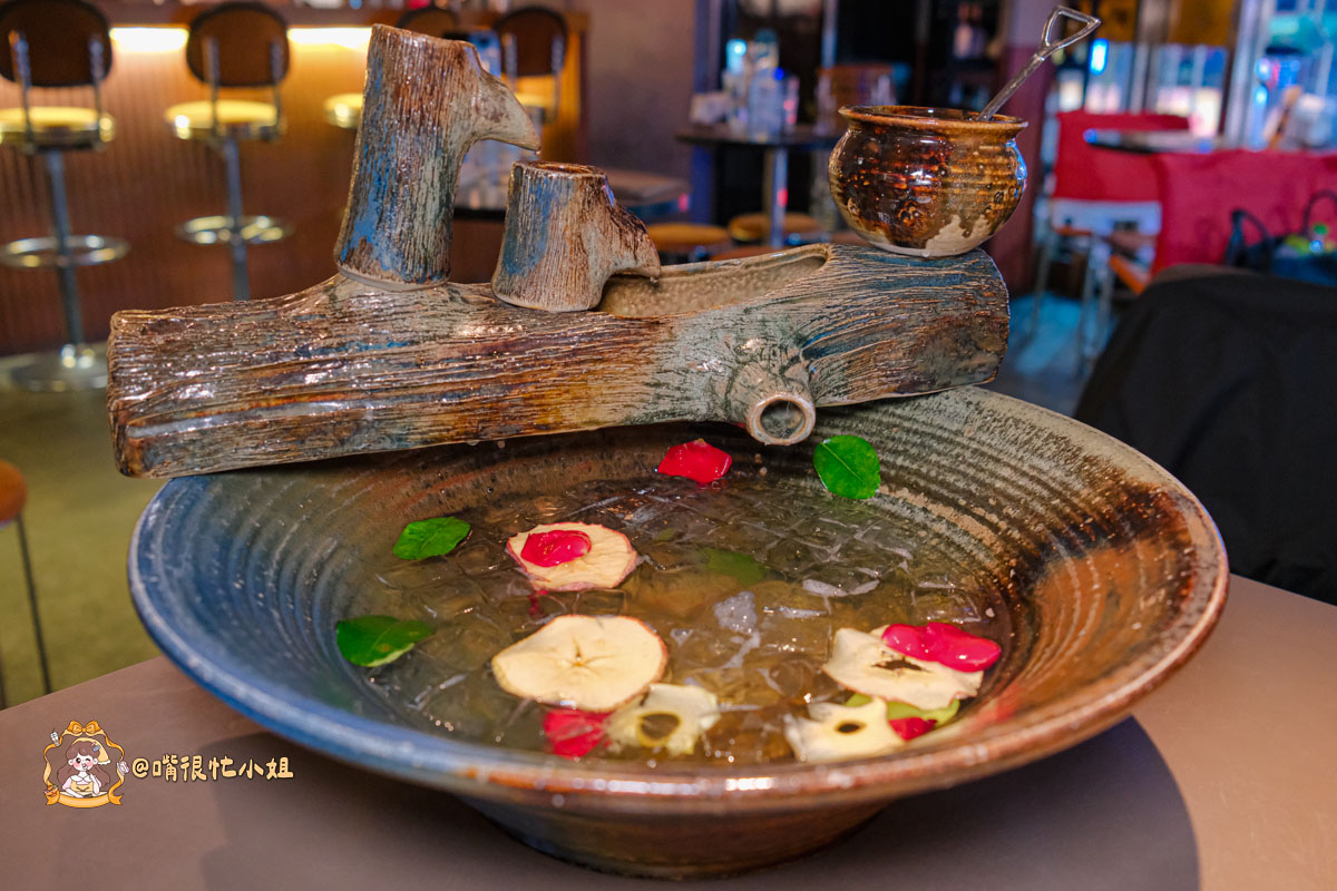 西門町酒吧推薦｜無心戒酒互助會 Nonsense Bar 武昌分會—台式小吃主題調酒很特別