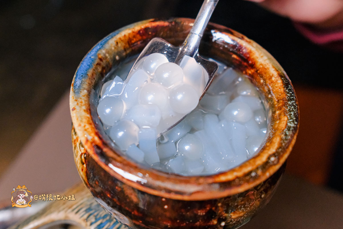 西門町酒吧推薦｜無心戒酒互助會 Nonsense Bar 武昌分會—台式小吃主題調酒很特別