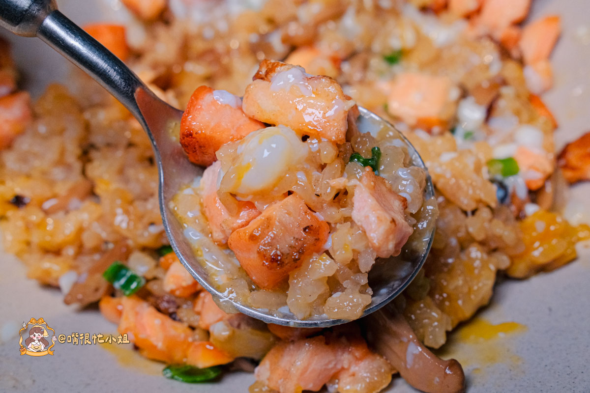 台北中山區餐酒館推薦｜逐愛轉運站—老宅車站風的深夜餐酒館 KPOP主題調酒、創意料理一次滿足