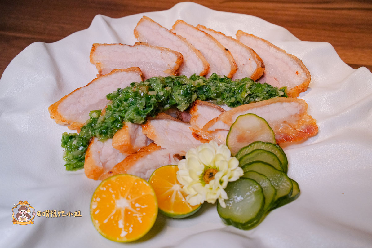 台北中山區餐酒館推薦｜逐愛轉運站—老宅車站風的深夜餐酒館 KPOP主題調酒、創意料理一次滿足