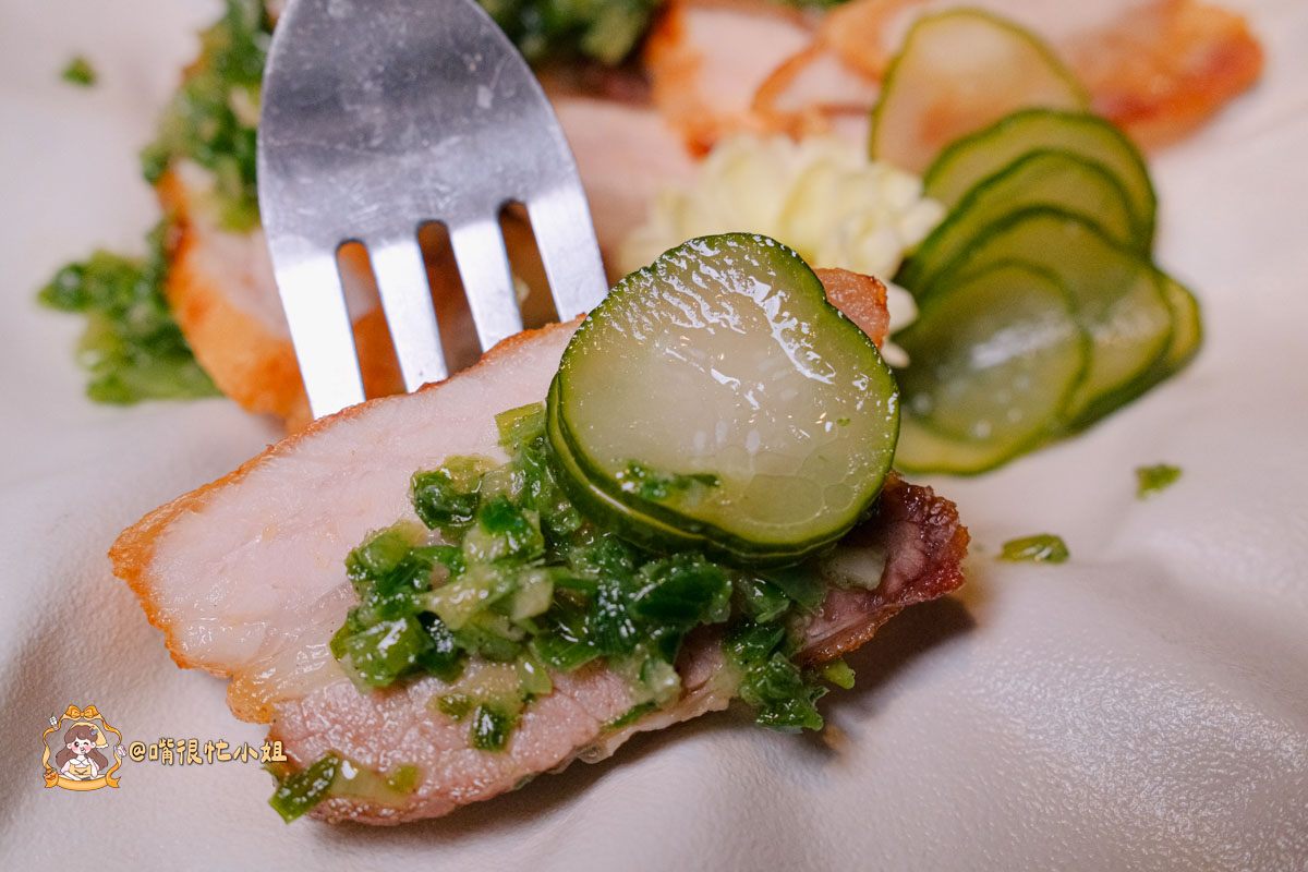 台北中山區餐酒館推薦｜逐愛轉運站—老宅車站風的深夜餐酒館 KPOP主題調酒、創意料理一次滿足