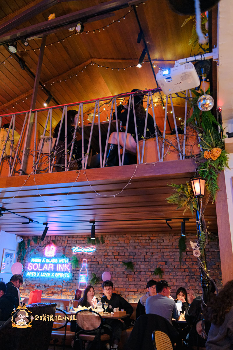 台北中山區餐酒館推薦｜逐愛轉運站—老宅車站風的深夜餐酒館 KPOP主題調酒、創意料理一次滿足