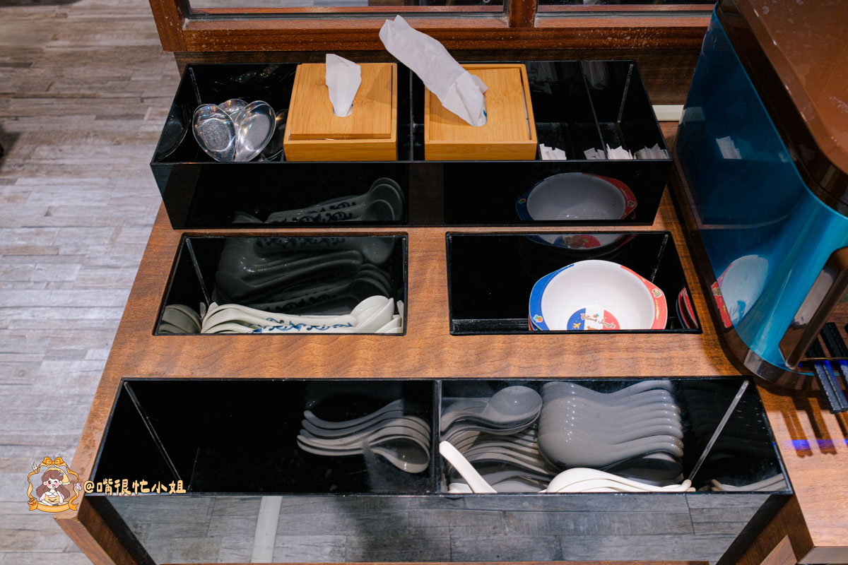 三重拉麵推薦｜二鬼麵舖三重店─麻辣炸雞乾拉麵、起司麻奶拉麵必吃