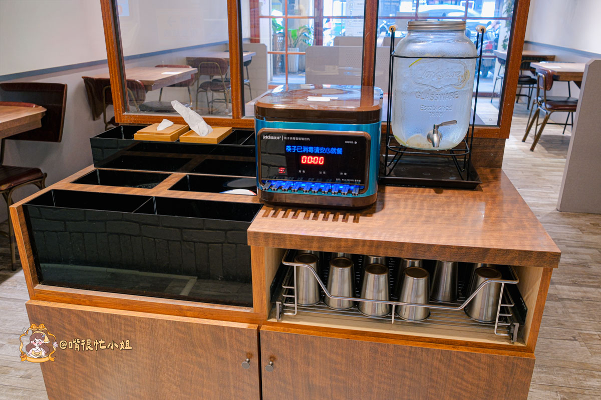 三重拉麵推薦｜二鬼麵舖三重店─麻辣炸雞乾拉麵、起司麻奶拉麵必吃