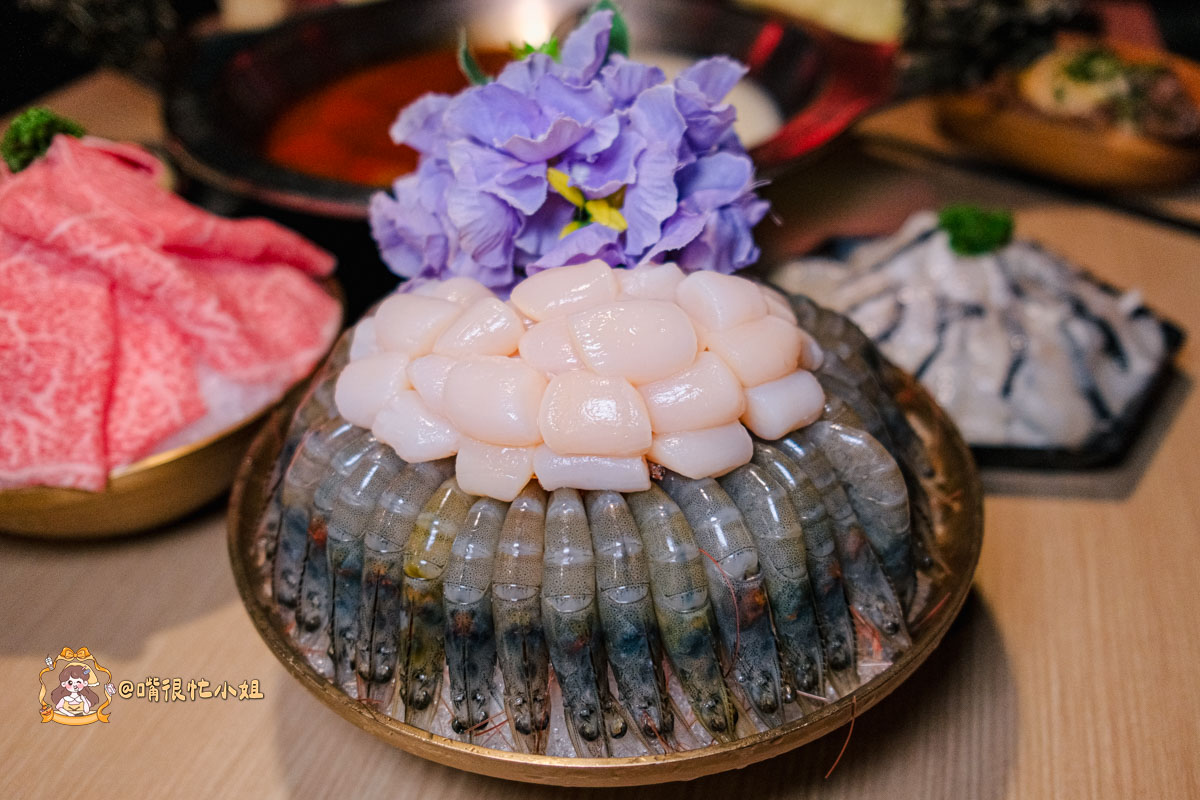 內湖麻辣鍋推薦｜四川龍府麻辣鍋─壽星幾歲送幾隻蝦、東湖美食必吃