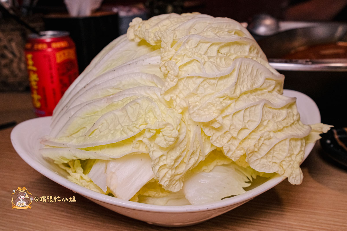 內湖麻辣鍋推薦｜四川龍府麻辣鍋─壽星幾歲送幾隻蝦、東湖美食必吃