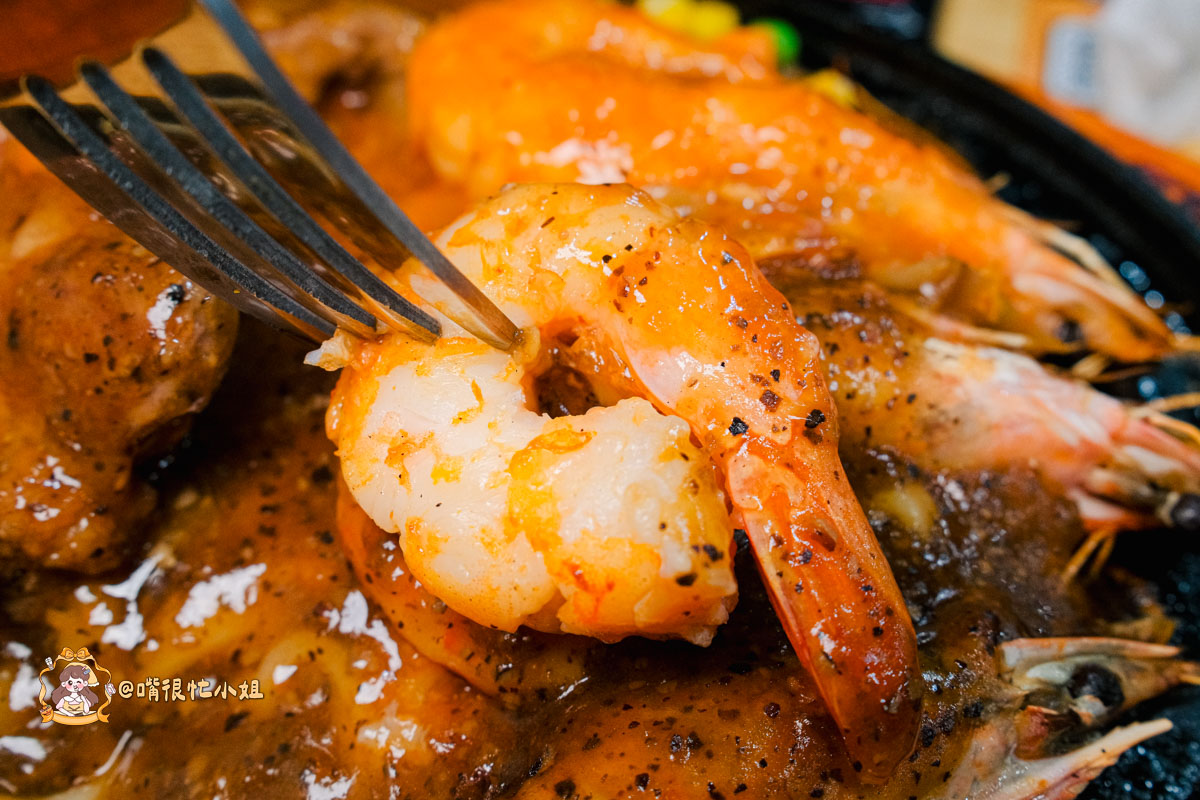 新莊牛排推薦｜孫東寶 PLUS 新莊化成店─自助吧升級吃到飽的台式牛排