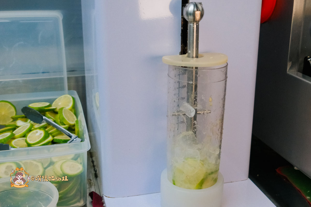 西門町飲料推薦｜阿檸 a.ling 西門鮮檸所，爆打檸檬的鴨屎香檸紅超好喝