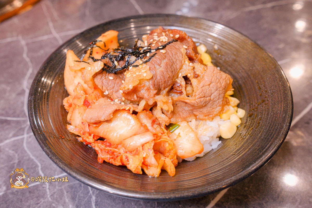 中壢燒肉推薦｜林燒肉—中原商圈蠟筆小新主題燒肉店，$999雙人套餐＋KTV歡唱一次滿足桃園中壢美食