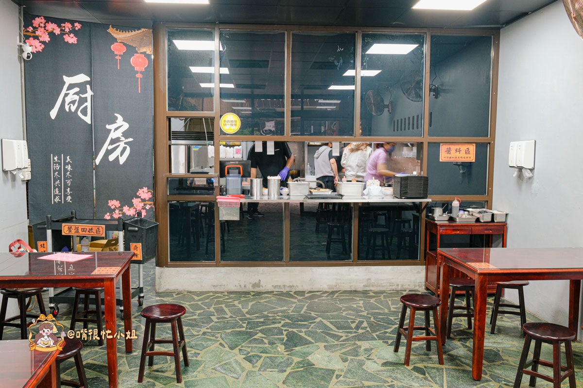 新莊鴨肉飯推薦｜點一碗銷魂鴨肉飯新莊店—限量鴨腿飯＋半熟蛋必加，中港路必吃美食