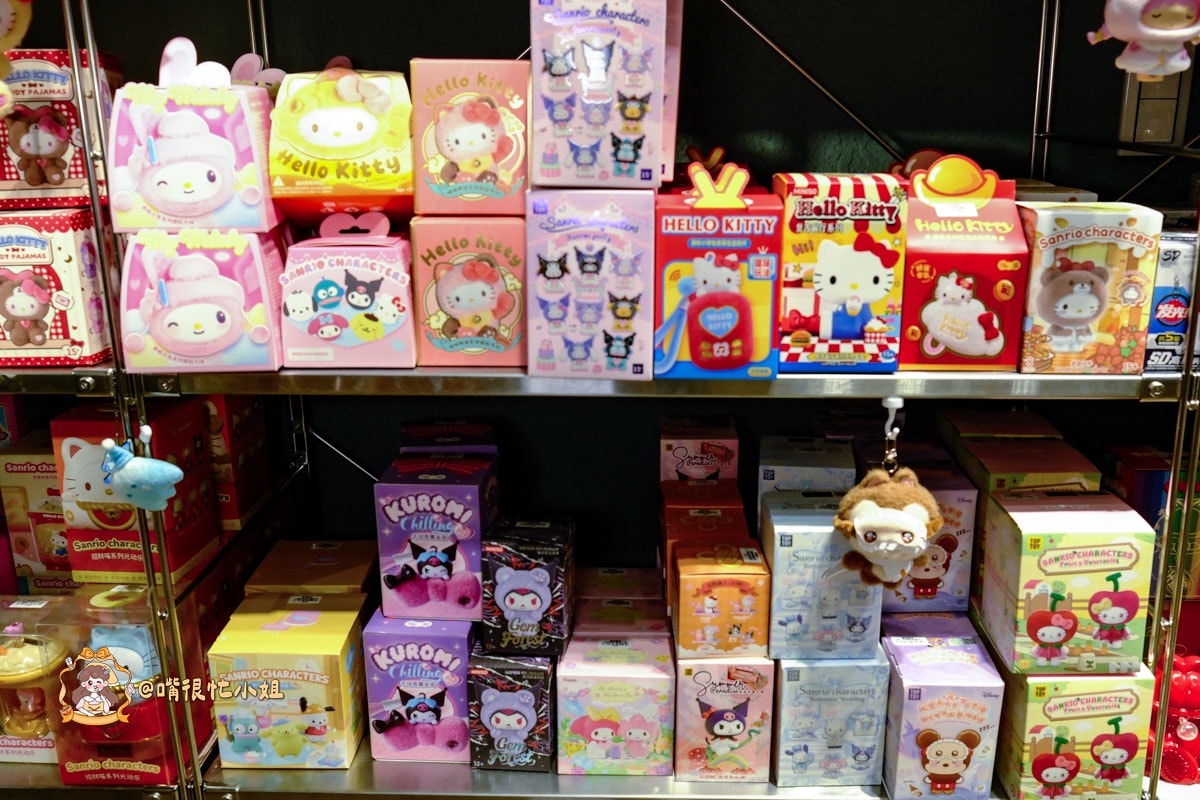 信義區盲盒｜腦弱星球—三盒$200盲盒挖寶天堂，POP MART、公仔、動漫IP一次逛