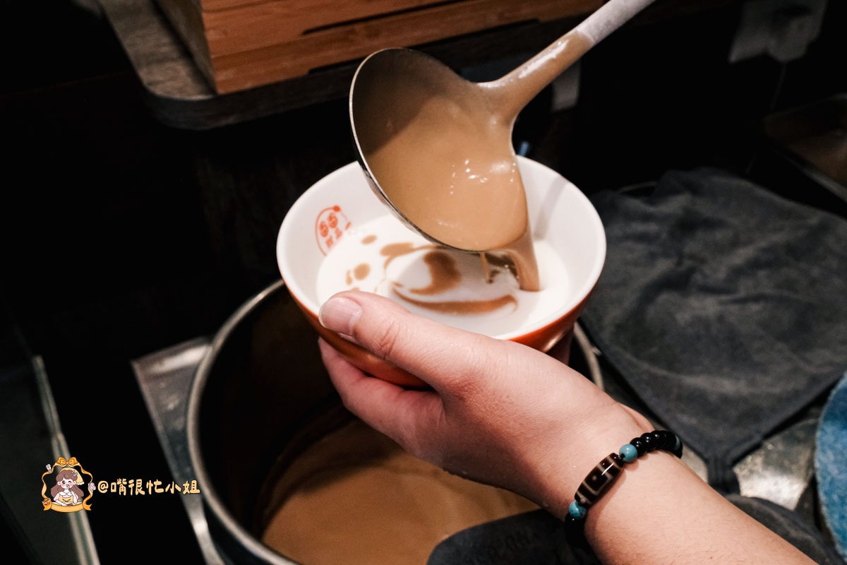 西門甜品推薦｜香香甜品西門店—深夜也吃得到的港式甜湯，榴槤控直接收藏！