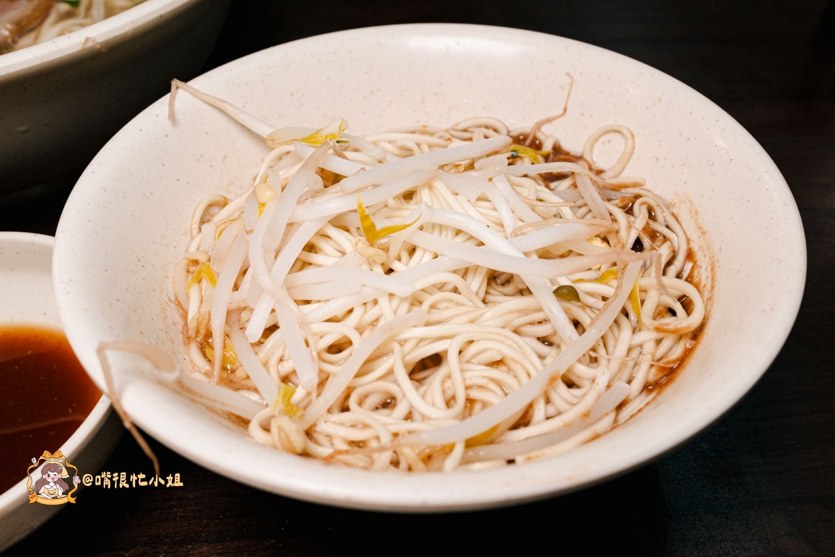 板橋豬腳麵推薦｜阿爸的滋味—篤行路必吃小吃！麻醬麵$35起，樹林附近高CP值美食