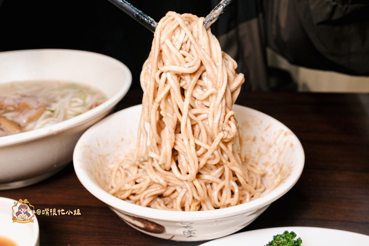 板橋豬腳麵推薦｜阿爸的滋味—篤行路必吃小吃！麻醬麵$35起，樹林附近高CP值美食