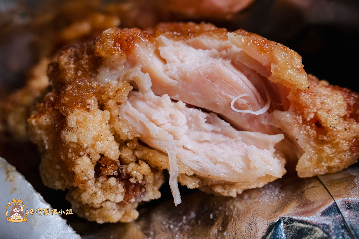 饒河夜市美食推薦｜火岩堂饒河店—松山站旁雞排加飲料100元，職人三火封香雞排現炸再炙烤