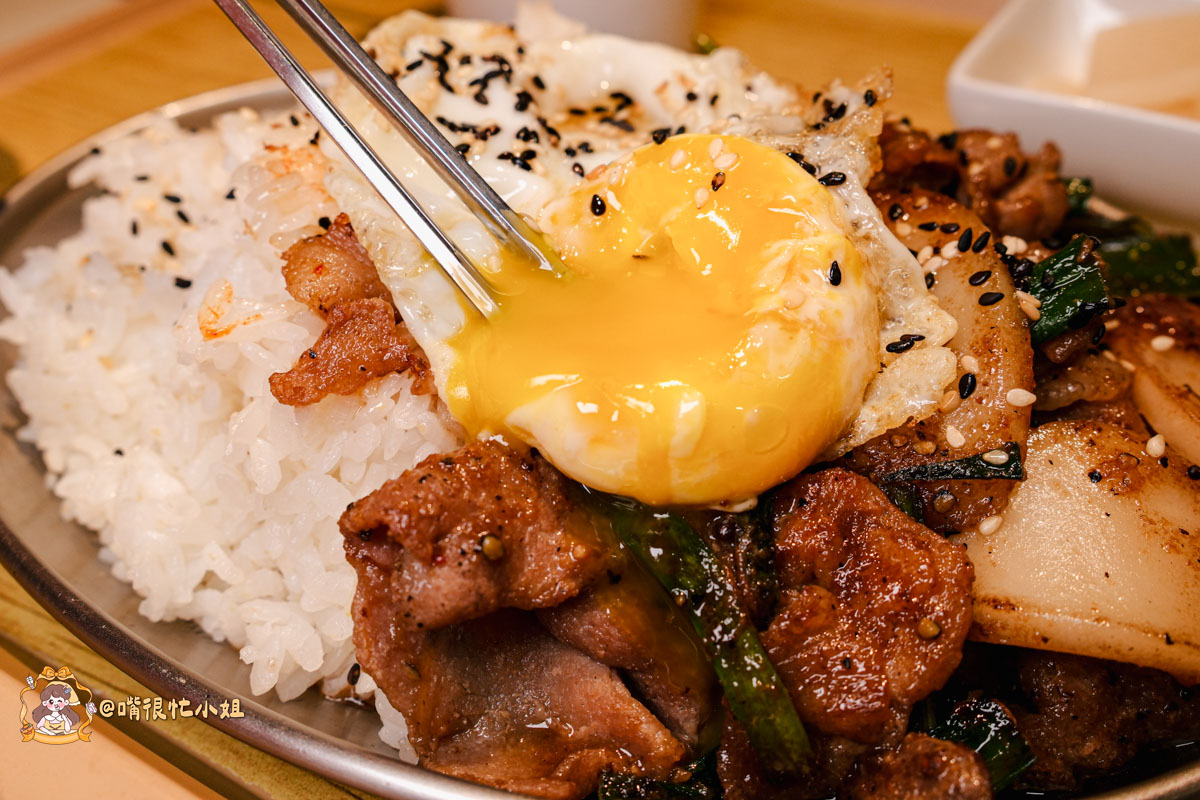 台北大安區國父紀念館站美食｜一樣韓式—延吉街平價韓式料理，小菜白飯魚板湯無限續，不收服務費