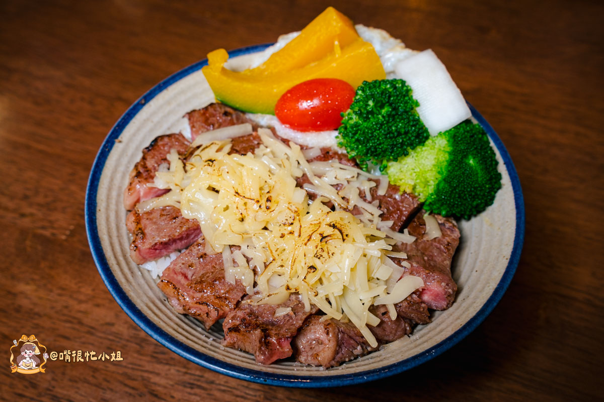 新竹東門市場美食|硬派主廚的軟嫩料理—人氣排隊必吃的舒肥牛排飯與櫻桃鴨腿飯 - 第7張圖 新竹東門市場美食|硬派主廚的軟嫩料理—人氣排隊必吃的舒肥牛排飯與櫻桃鴨腿飯