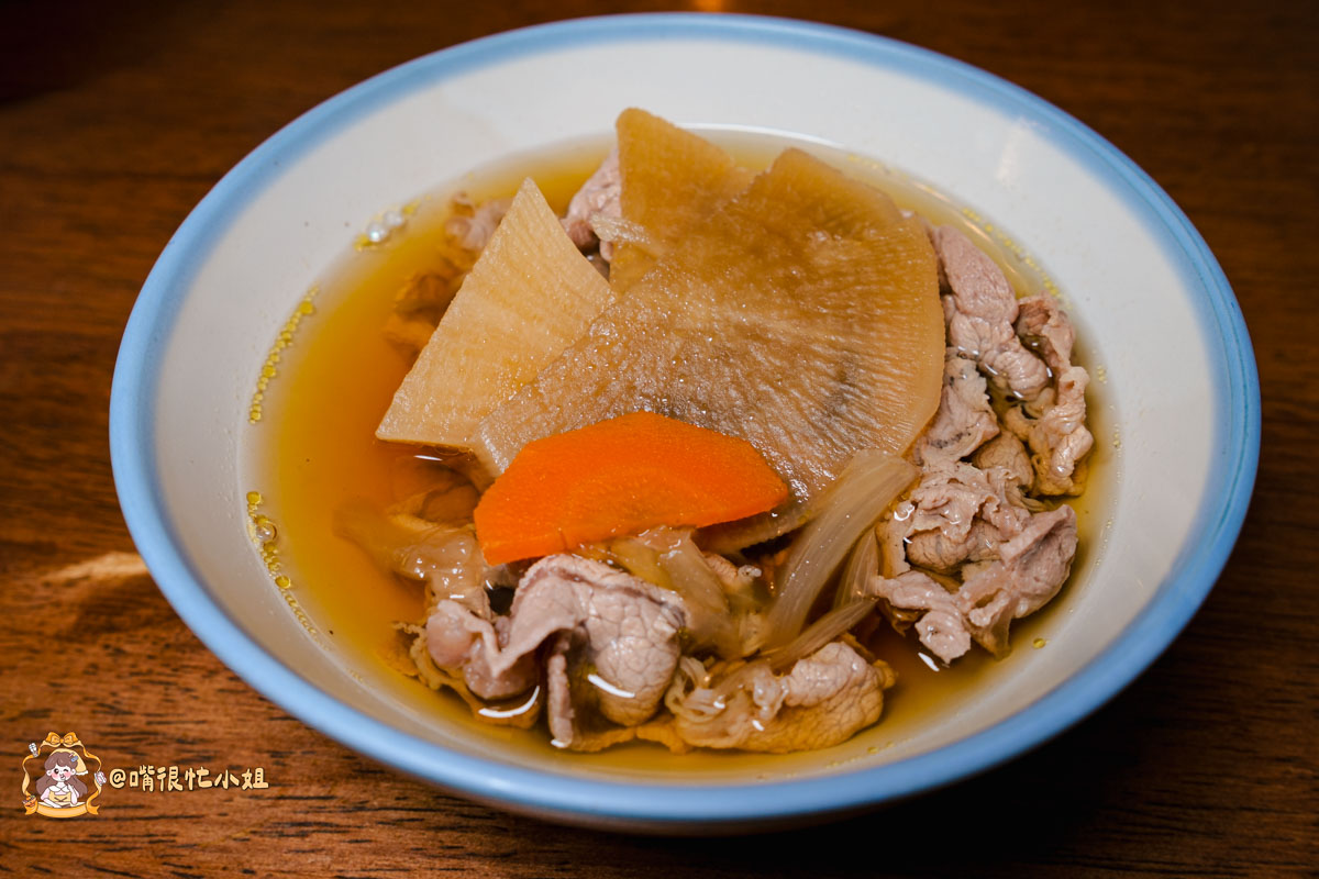 新竹東門市場美食|硬派主廚的軟嫩料理—人氣排隊必吃的舒肥牛排飯與櫻桃鴨腿飯 - 第14張圖 新竹東門市場美食|硬派主廚的軟嫩料理—人氣排隊必吃的舒肥牛排飯與櫻桃鴨腿飯