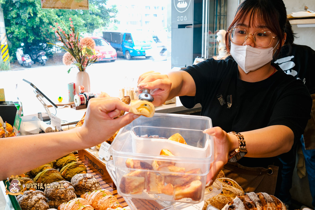 苗栗竹南麵包推薦｜揉PAin烘焙坊—自家培養魯邦液種的手作麵包店，可頌、酸種麵包都很有記憶點