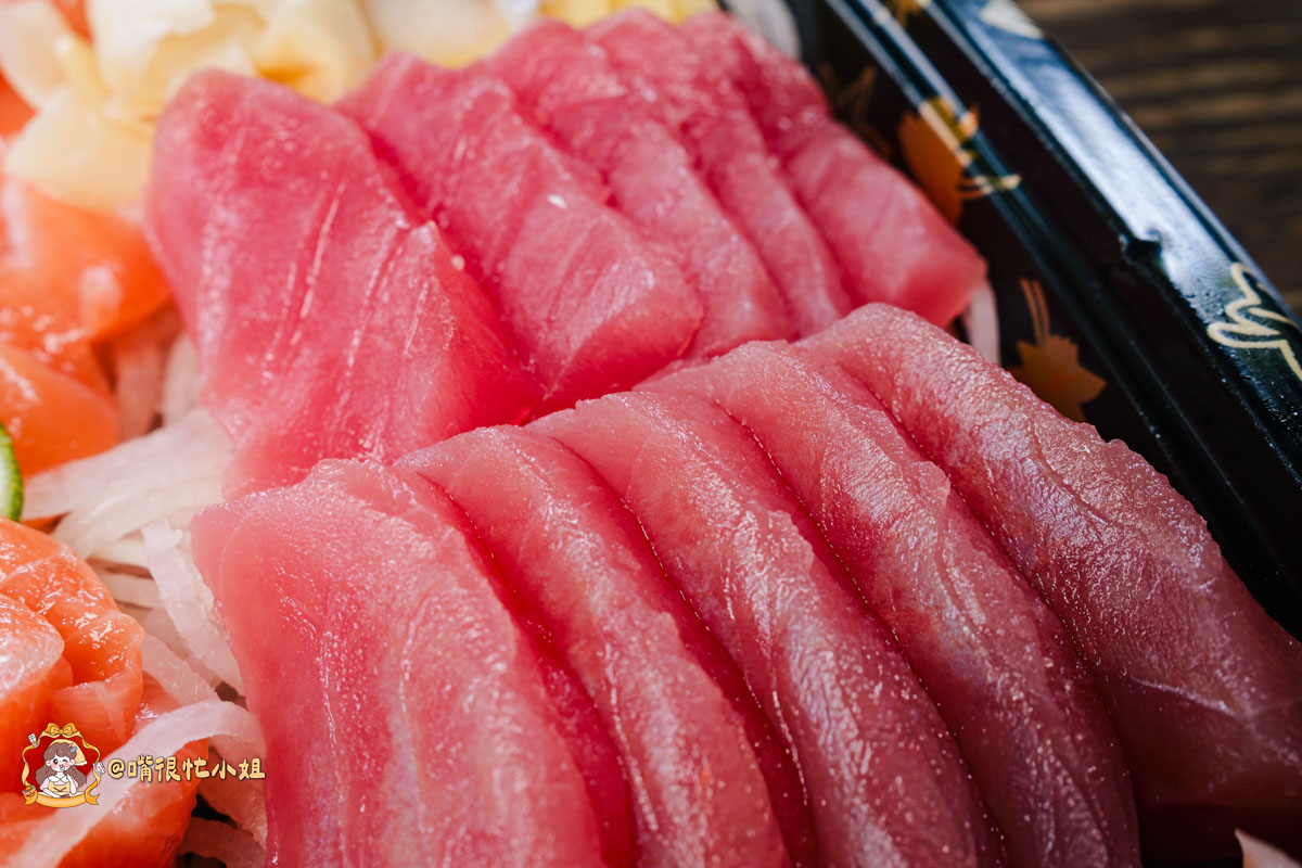 桃園平鎮美食｜歐告卷壽司—平鎮隱藏版外帶壽司！自取八折、滿額送焦糖鮭魚，聚餐餐盒超澎湃