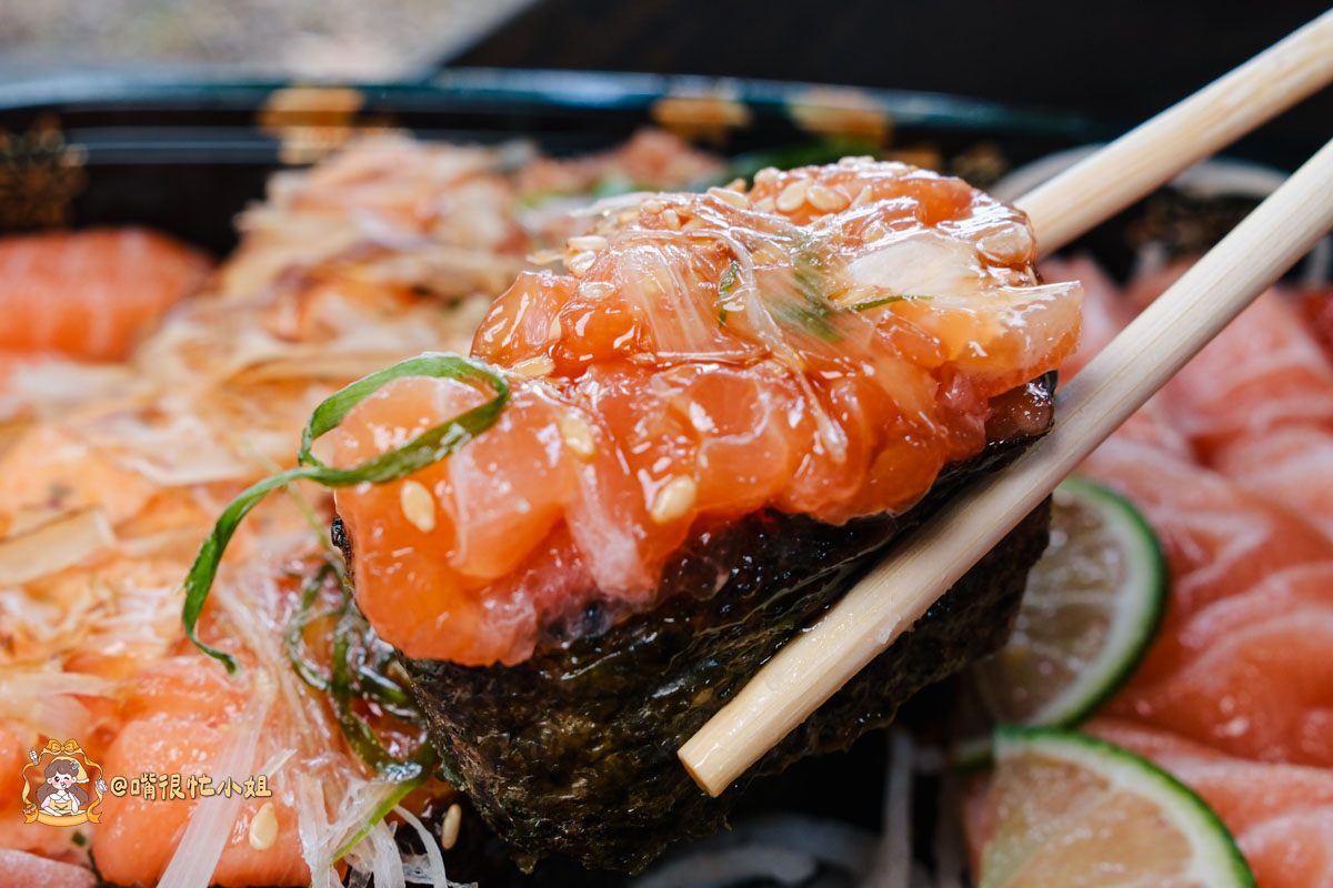 桃園平鎮美食｜歐告卷壽司—平鎮隱藏版外帶壽司！自取八折、滿額送焦糖鮭魚，聚餐餐盒超澎湃