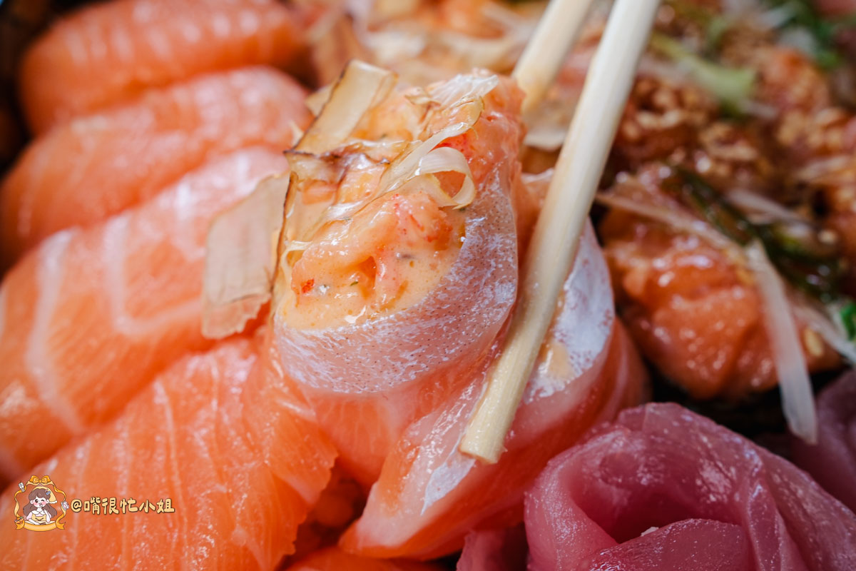 桃園平鎮美食｜歐告卷壽司—平鎮隱藏版外帶壽司！自取八折、滿額送焦糖鮭魚，聚餐餐盒超澎湃