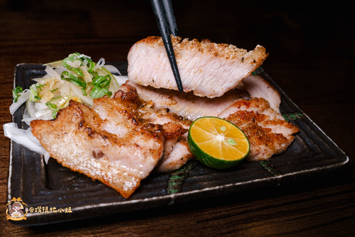 台北松山居酒屋推薦｜老菘田居酒屋南京店—南京三民站宵夜聚餐必收！炭火串燒、清酒蛤蜊、鮭魚炒飯都好吃