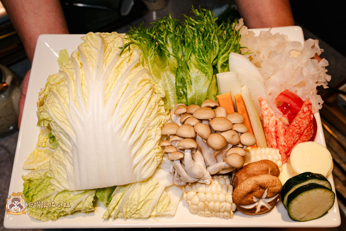 台北大安區火鍋推薦｜聚食釜台式頂級蝦湯鍋物—信義安和包廂餐廳，必吃牛小排、海鮮拼盤與蝦湯雜炊