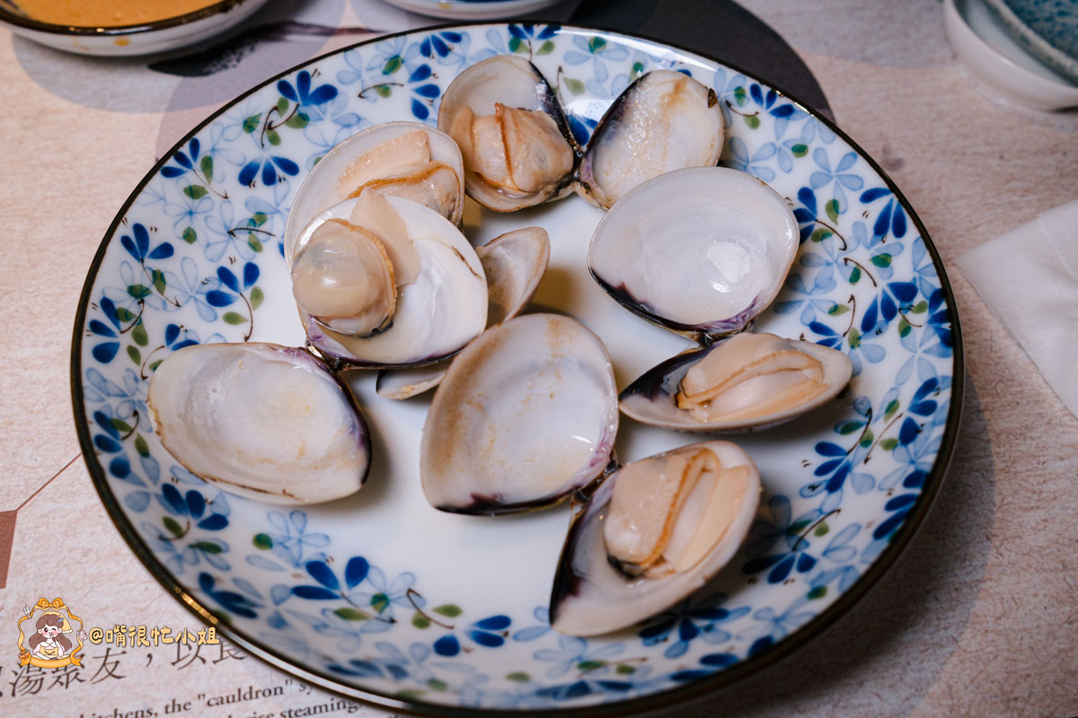 台北大安區火鍋推薦｜聚食釜台式頂級蝦湯鍋物—信義安和包廂餐廳，必吃牛小排、海鮮拼盤與蝦湯雜炊