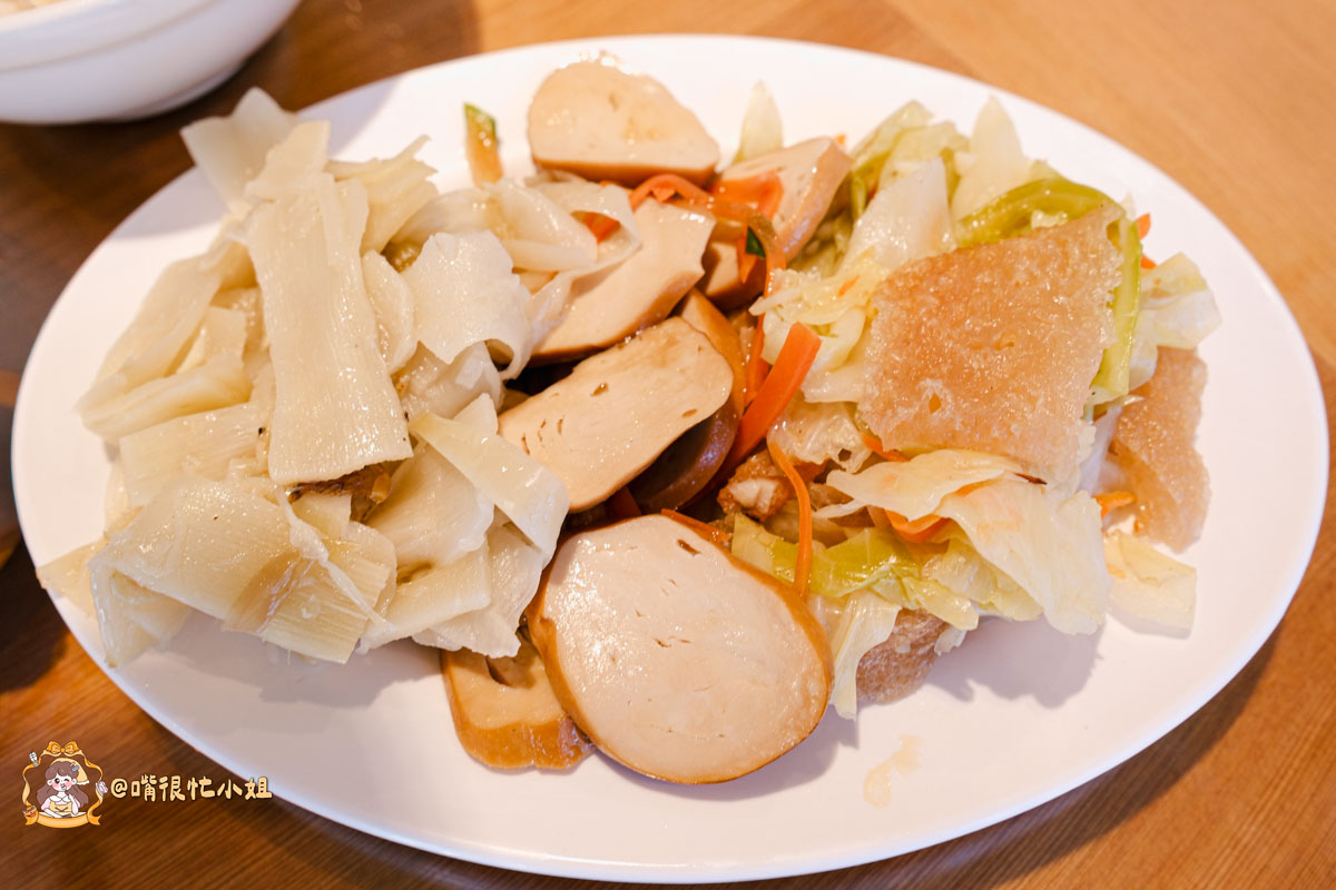 中和美食｜獅埜火雞肉飯中原店—嘉義系火雞肉飯、每日限量咖哩牛腩與厚實火雞肉切盤