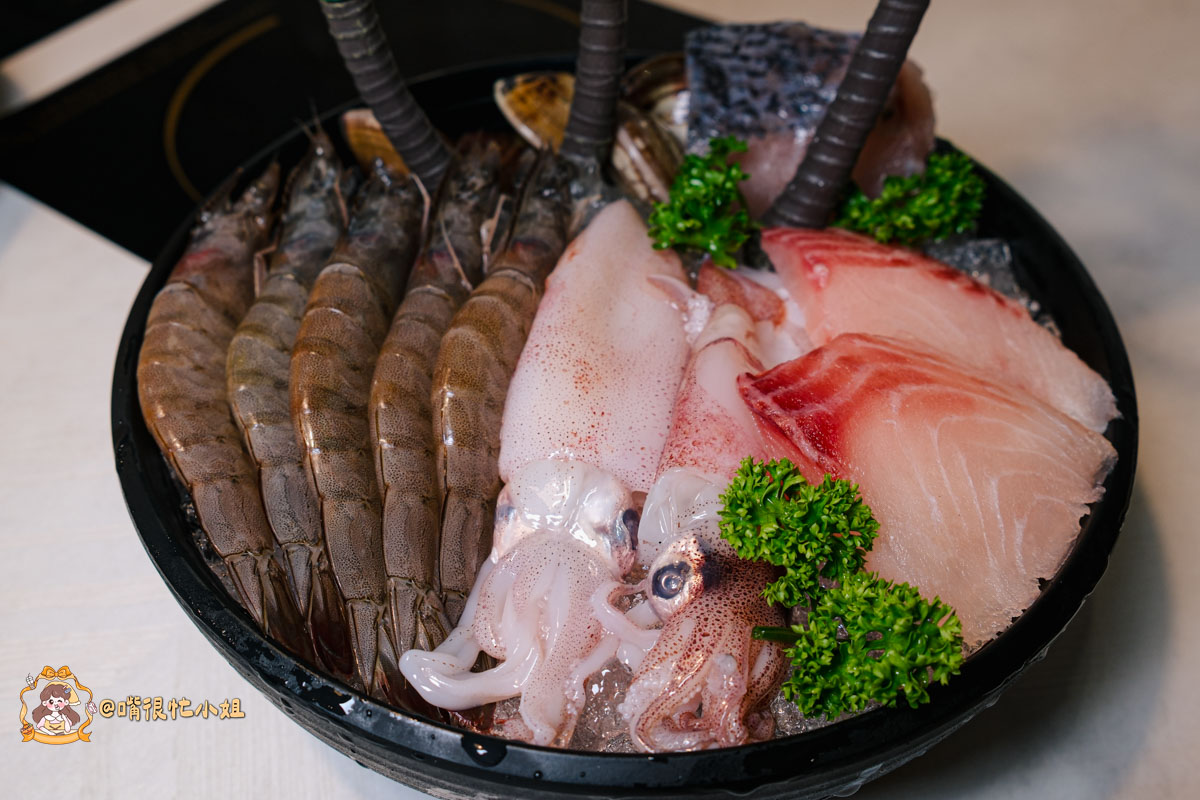 土城火鍋推薦｜鍋泰暖泰式南洋火鍋—冬陰功、肉骨茶雙湯底與自助吧吃到飽