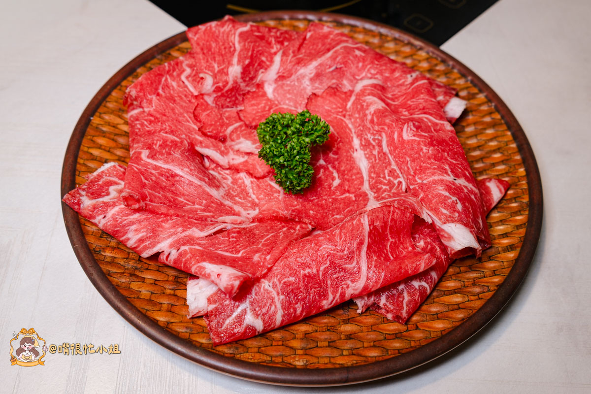 土城火鍋推薦｜鍋泰暖泰式南洋火鍋—冬陰功、肉骨茶雙湯底與自助吧吃到飽
