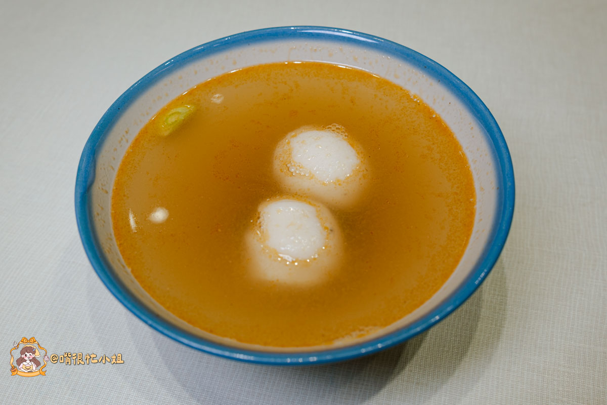 林口三井美食｜忠青商行—自助吧吃到飽，招牌蝦仁飯、牛肉麵搭配12道台味小吃無限享用