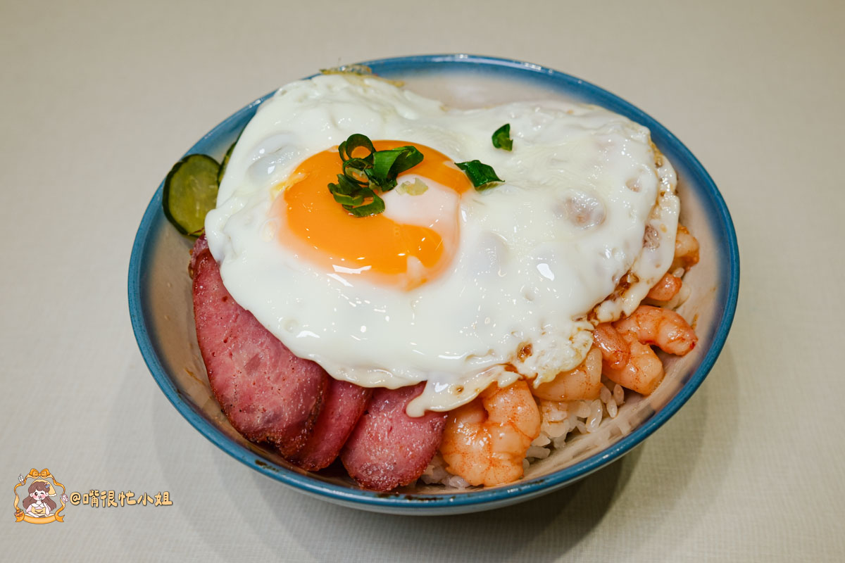 林口三井美食｜忠青商行—自助吧吃到飽，招牌蝦仁飯、牛肉麵搭配12道台味小吃無限享用